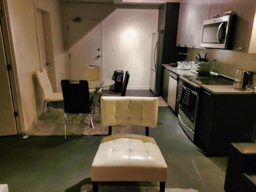 Furnished 1 Bedroom In East Village By Signature Suites Ltd 卡加利 外观 照片